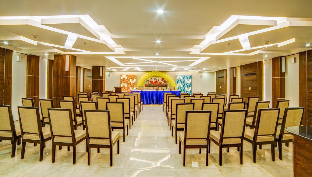 Chirag Inn Thiruvananthapuram Buitenkant foto