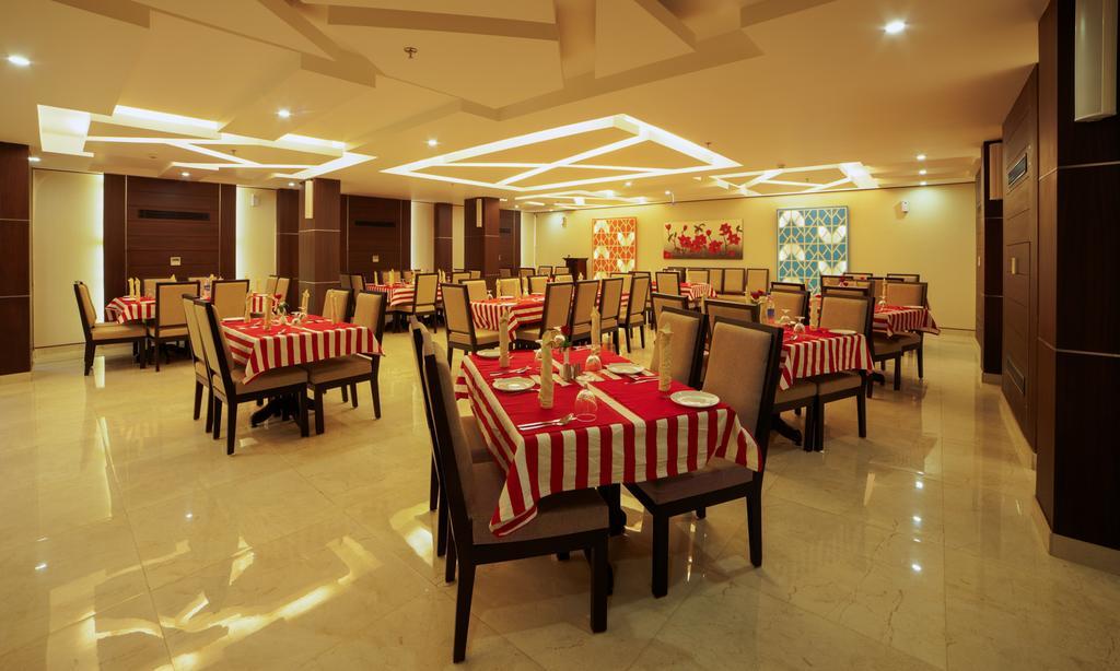 Chirag Inn Thiruvananthapuram Buitenkant foto