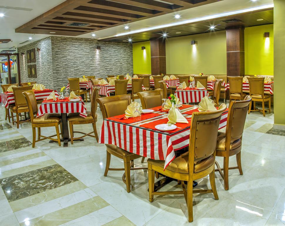 Chirag Inn Thiruvananthapuram Buitenkant foto