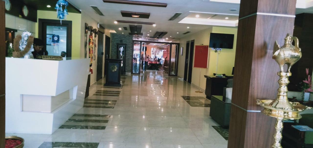 Chirag Inn Thiruvananthapuram Buitenkant foto